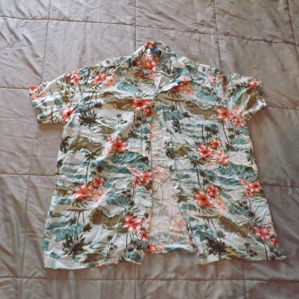 Men's Hawaiian Style Button Up